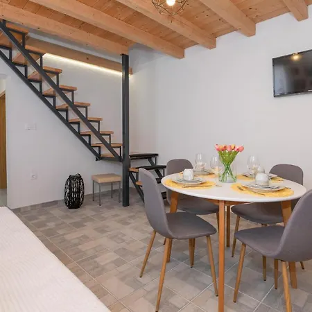 Cozy In With Kitchen פולייצה
